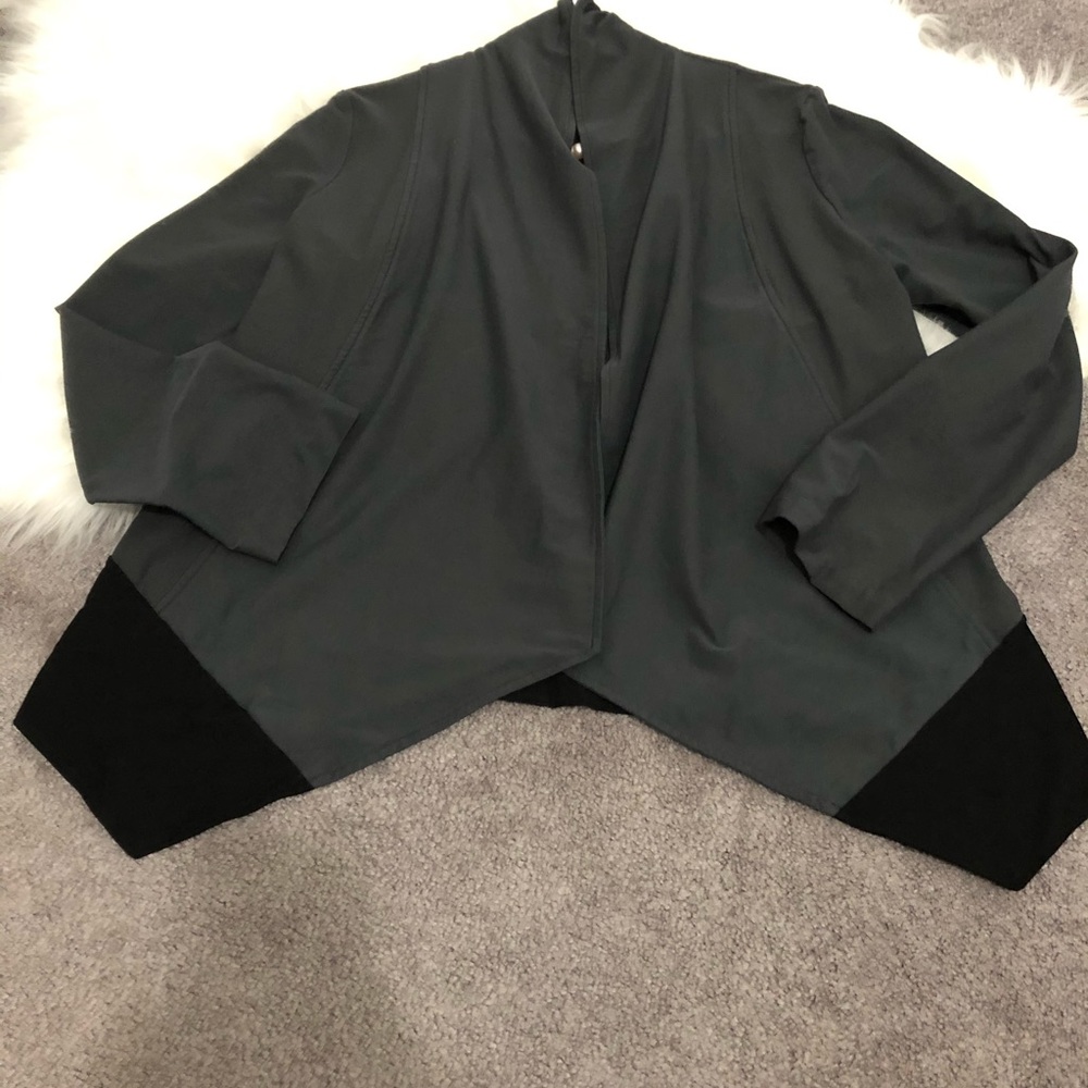 Eileen Fisher lightweight blazer. Size small